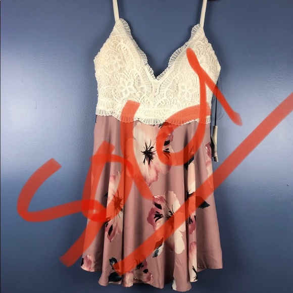 🍉Haute Moute| V Neck Pink Floral Short Dress - Picture 1 of 6